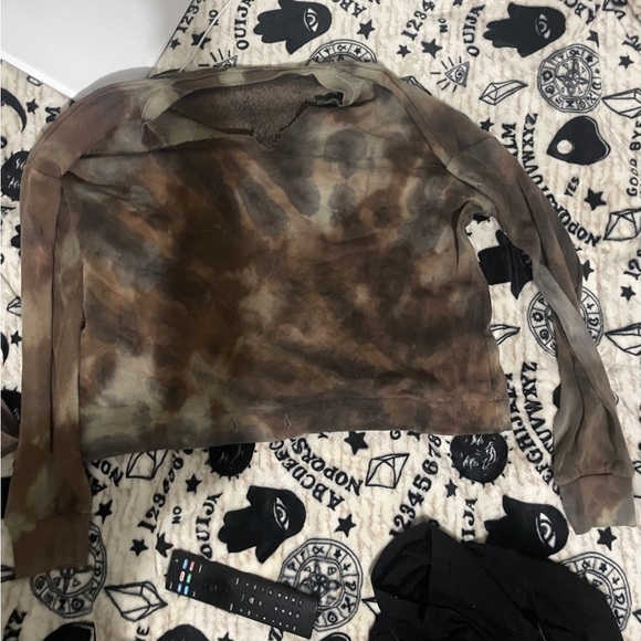 Grunge Sweater - Picture 2 of 3